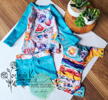 Charger l&#39;image dans la galerie, Chandail rasguard | Maillot de bain | Taille regulière | PERSONNALISÉ
